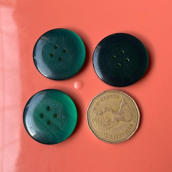 Vintage buttons - Picture 2 of 3